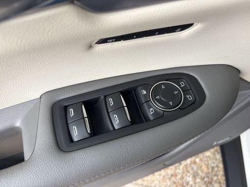 Certified 2022 Cadillac XT5 Premium Luxury image 24