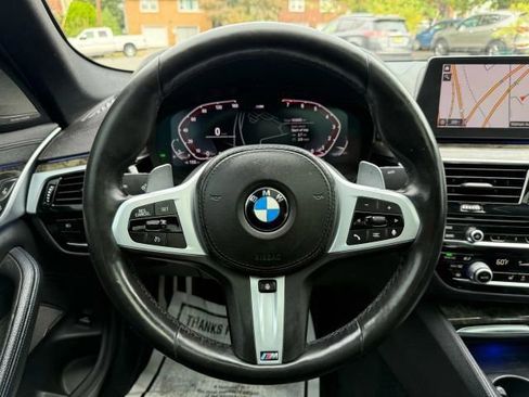 Used 2020 BMW 540i xDrive w/ M Sport Package image 18