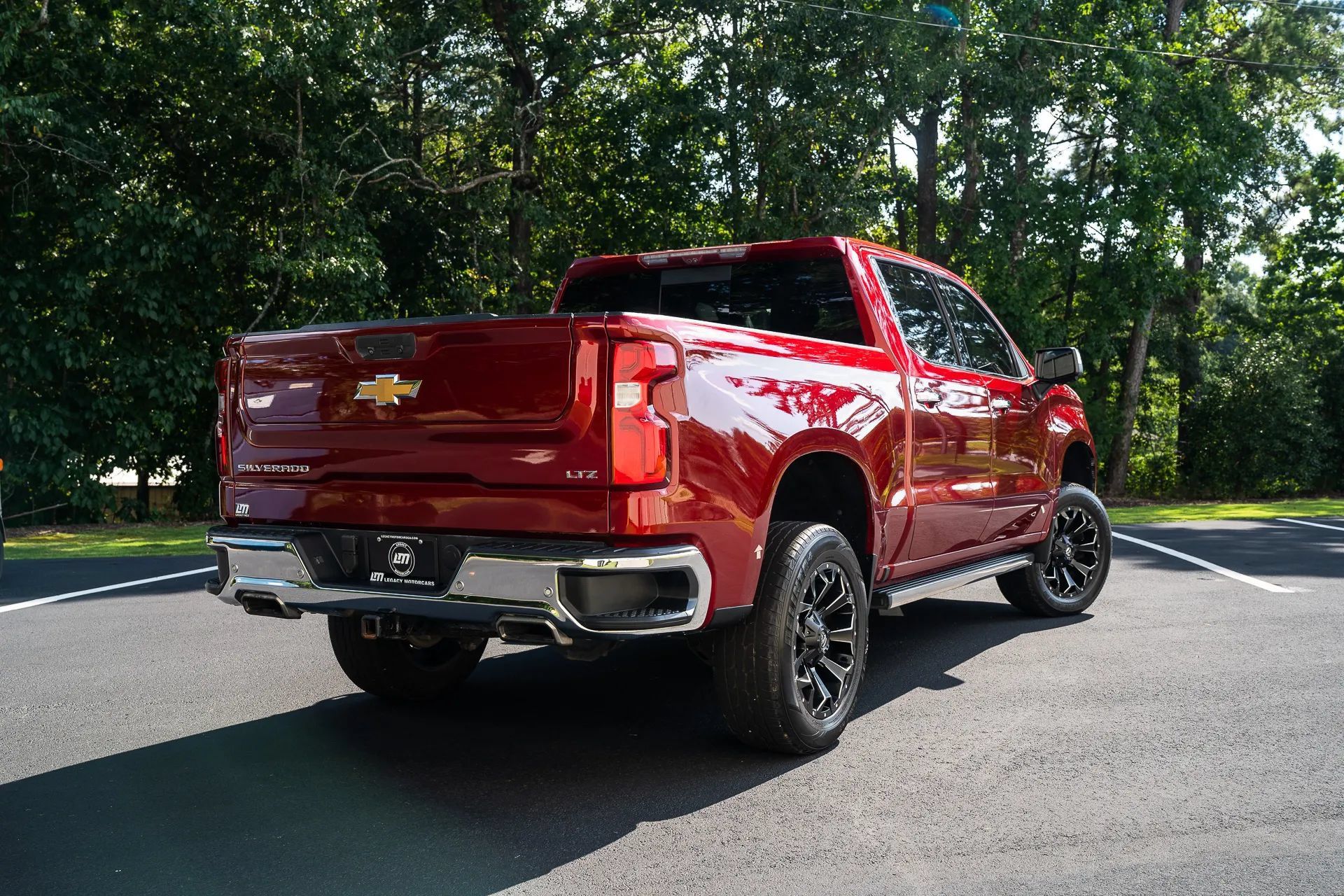 Used 2021 Chevrolet Silverado 1500 LTZ w/ LTZ Premium Package AWD/4WD image 2
