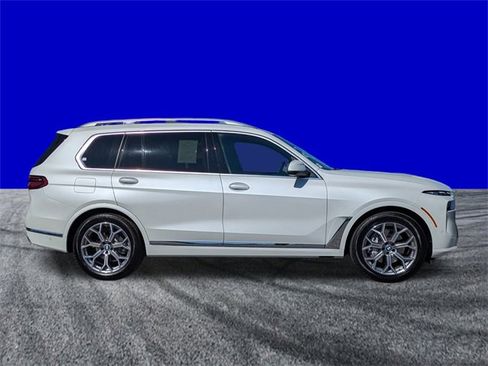 Used 2023 BMW X7 xDrive40i w/ Premium Package image 3