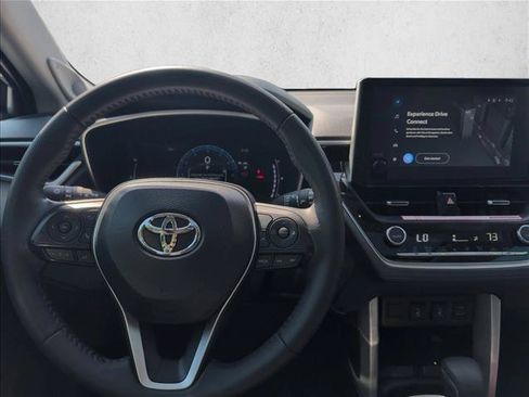 Used 2025 Toyota Corolla Cross XLE w/ Convenience Package AWD/4WD image 19