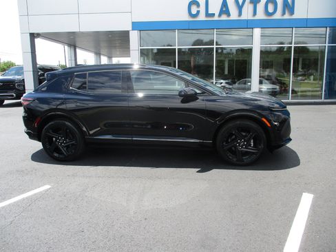 Used 2024 Chevrolet Equinox EV RS image 2