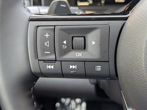 New 2025 Nissan Pathfinder Platinum image 16