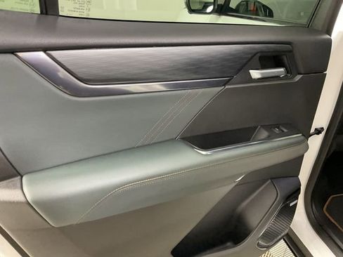 Used 2025 GMC Acadia AT4 image 19