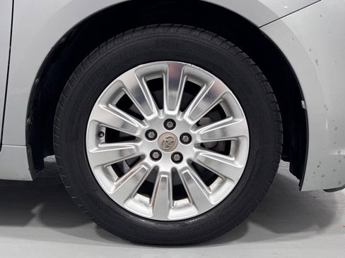 Used 2011 Toyota Sienna Limited w/ Premium Pkg image 32