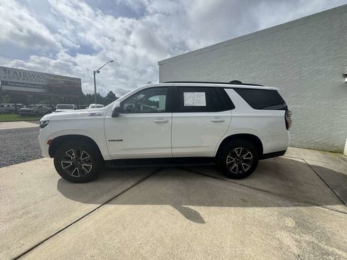 Used 2022 Chevrolet Tahoe Z71 w/ Luxury Package AWD/4WD image 2