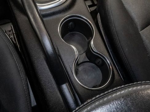 Used 2014 Dodge Avenger SE FWD image 19