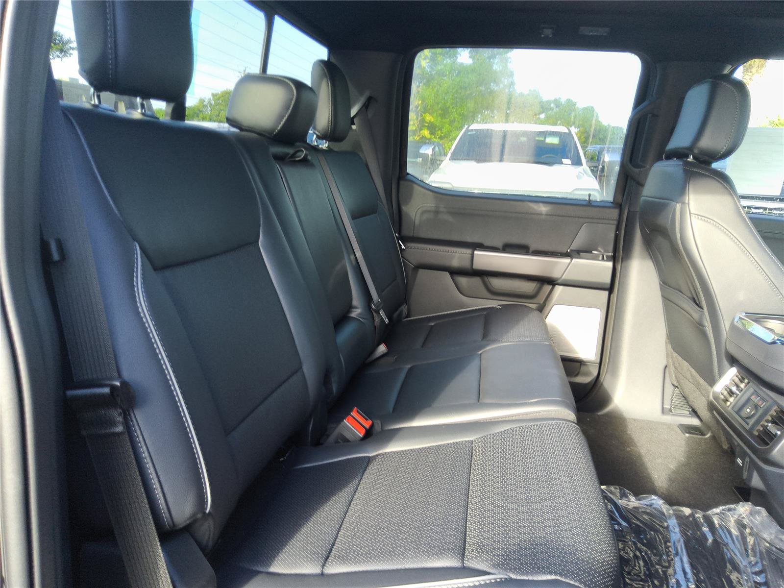 New 2026 Ford F150 Lariat w/ Equipment Group 502A High AWD/4WD image 31