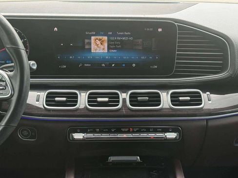 Used 2023 Mercedes-Benz GLS 450 4MATIC image 32