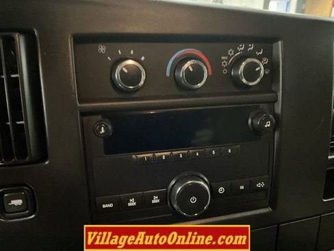 Used 2014 Chevrolet Express 2500 image 20