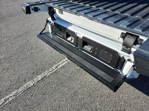 Certified 2022 GMC Sierra 1500 AT4X image 13