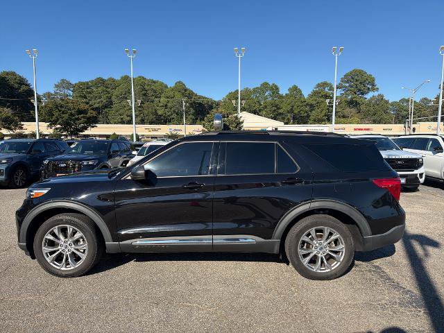 Certified 2022 Ford Explorer XLT w/ Equipment Group 202A AWD/4WD image 8