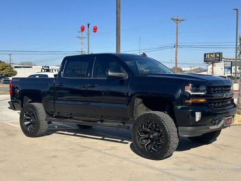 Used 2018 Chevrolet Silverado 1500 LT w/ All Star Edition image 4