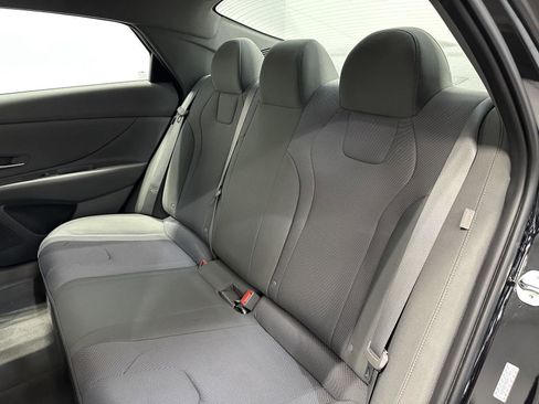 Certified 2024 Hyundai Elantra SE image 26