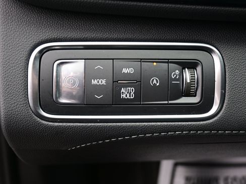 Used 2025 Buick Enclave Sport Touring image 28