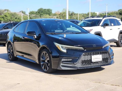 Used 2023 Toyota Corolla SE FWD image 2