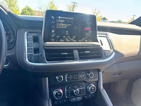 Used 2024 GMC Yukon SLT w/ SLT Premium Package AWD/4WD image 11