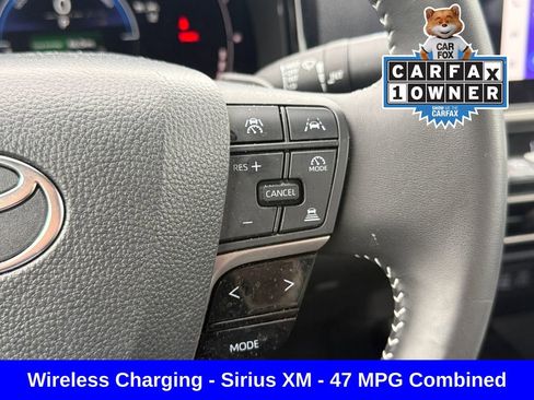 Used 2025 Toyota Camry SE FWD image 33
