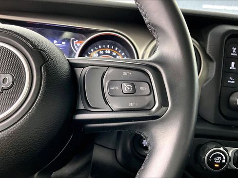 Used 2018 Jeep Wrangler Unlimited Sport S AWD/4WD image 23