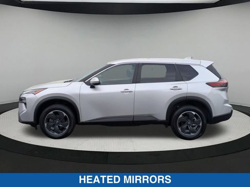 Used 2024 Nissan Rogue SV AWD/4WD image 7