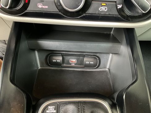 Used 2022 Kia Soul LX FWD image 16