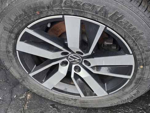 Used 2023 Volkswagen Atlas SE image 25