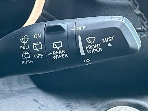 Used 2023 Jeep Grand Cherokee Limited image 44