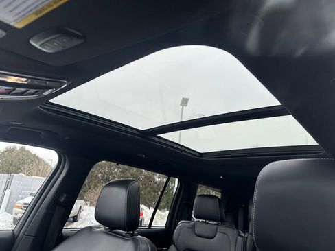 Used 2024 Jeep Grand Cherokee L Limited w/ Luxury Tech Group II image 16