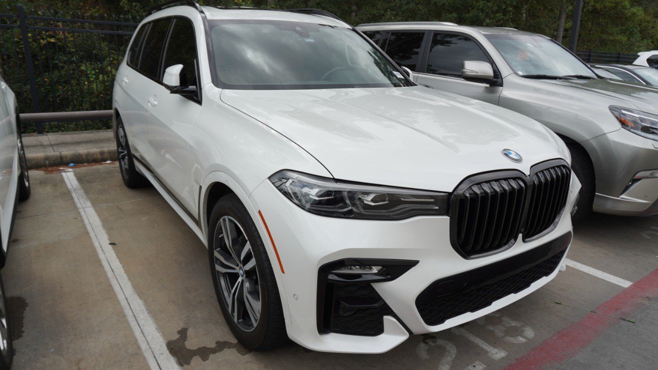 Used 2022 BMW X7 xDrive40i w/ M Sport Package AWD/4WD image 3