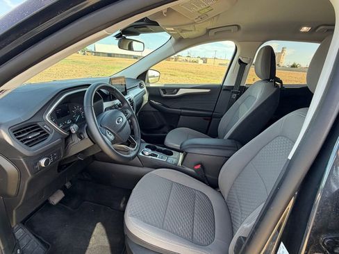 Used 2022 Ford Escape SE w/ SE Sport Appearance Package image 6