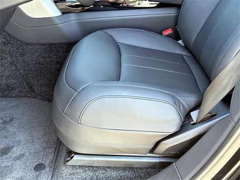 New 2025 Land Rover Range Rover SE image 17