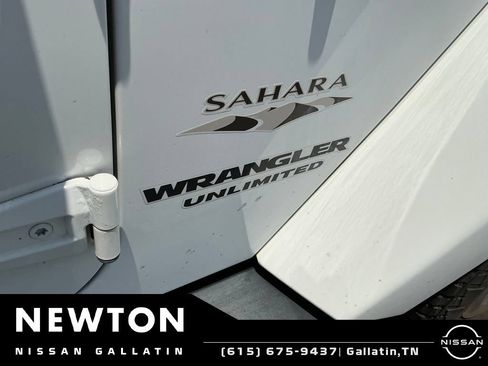 Used 2016 Jeep Wrangler Unlimited Sahara AWD/4WD image 9