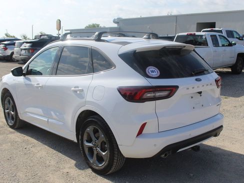 Used 2023 Ford Escape ST-Line w/ Tech Pack #1 AWD/4WD image 4