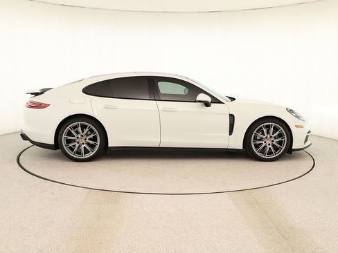 Used 2018 Porsche Panamera 4 image 8
