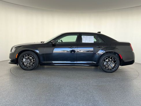 Used 2023 Chrysler 300 Touring L w/ Popular Equipment Group AWD/4WD image 7