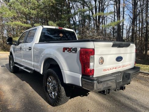 Used 2019 Ford F250 XL w/ Power Equipment Group image 7