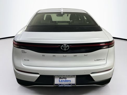 Used 2023 Toyota Crown Limited image 6