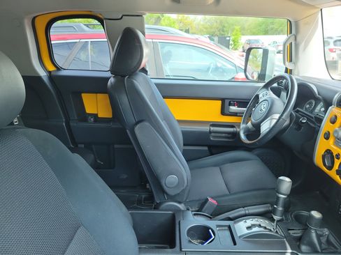 Used 2008 Toyota FJ Cruiser Sport Utility image 9