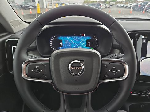 New 2026 Volvo XC40 B5 Plus w/ Climate Package AWD/4WD image 18