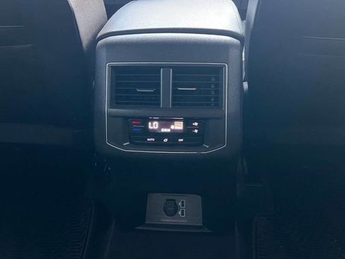 Used 2019 Volkswagen Atlas SE w/ Towing Package image 12