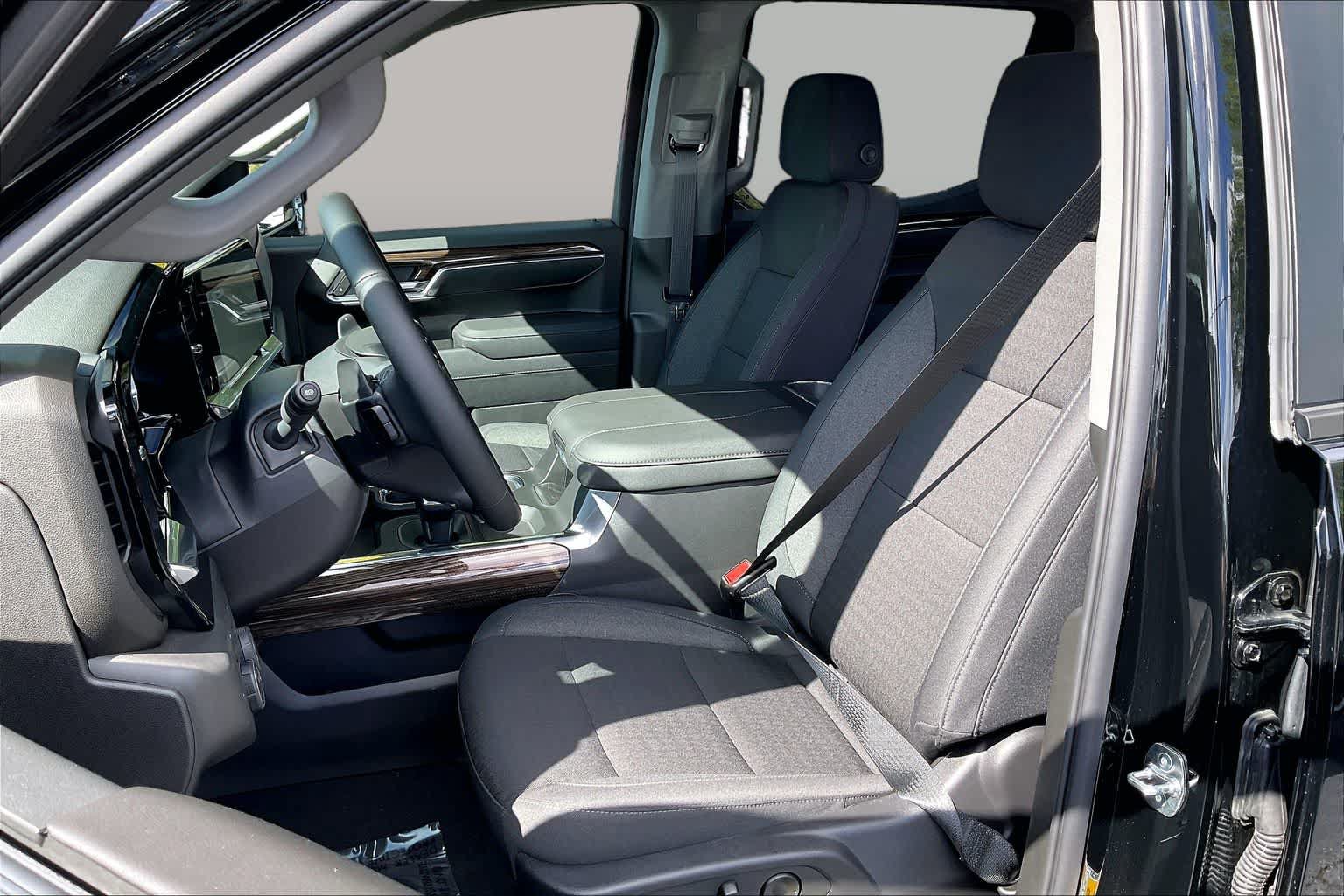 Used 2026 Chevrolet Silverado 1500 LT Trail Boss w/ Convenience Package II AWD/4WD image 47