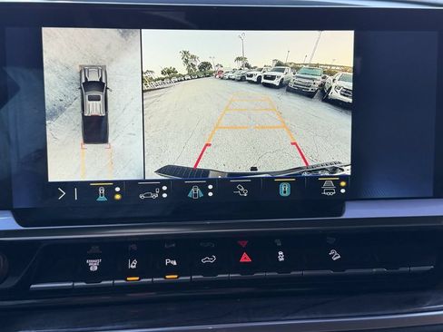 Used 2024 Chevrolet Silverado 2500 LTZ w/ LTZ Plus Package AWD/4WD image 22