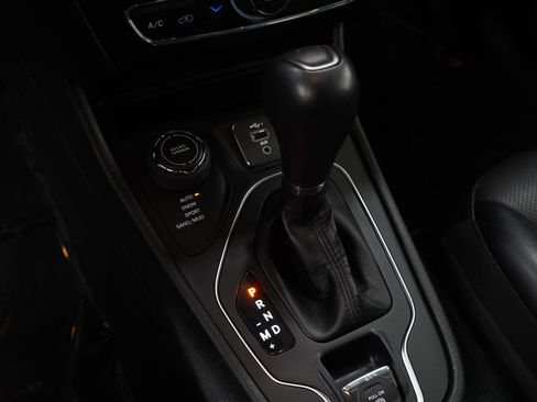 Used 2022 Jeep Cherokee Latitude Lux image 21