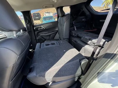 Used 2024 Mitsubishi Outlander 4WD Plug-In Hybrid image 10