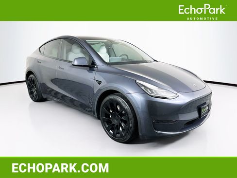 Used 2022 Tesla Model Y Long Range AWD/4WD image 1