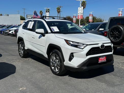 Used 2025 Toyota RAV4 XLE Premium FWD image 9