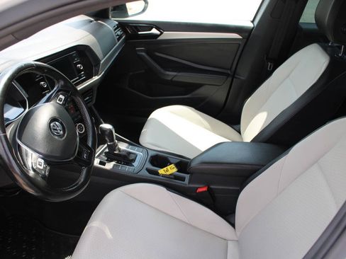 Used 2019 Volkswagen Jetta R-Line FWD image 19