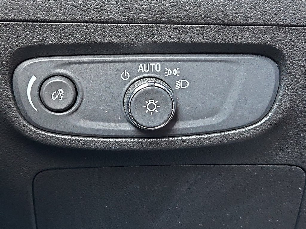Used 2024 Buick Encore GX Sport Touring w/ Comfort Package FWD image 18