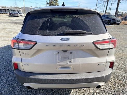 Used 2020 Ford Escape SE image 4