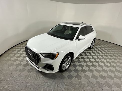 Used 2020 Audi Q3 2.0T Premium w/ Convenience Package image 9